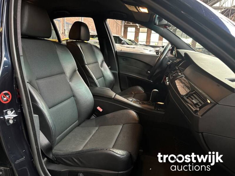 BMW 530i M-Sport Executive E60 258pk 2006 -Youngtimer-