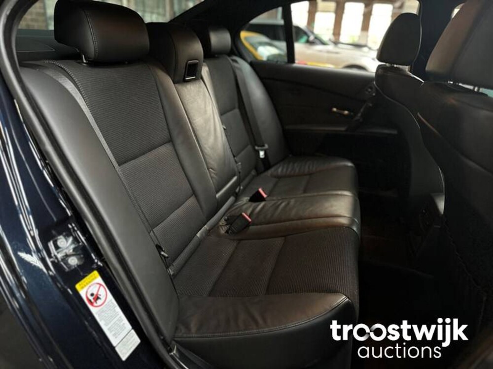 BMW 530i M-Sport Executive E60 258pk 2006 -Youngtimer-