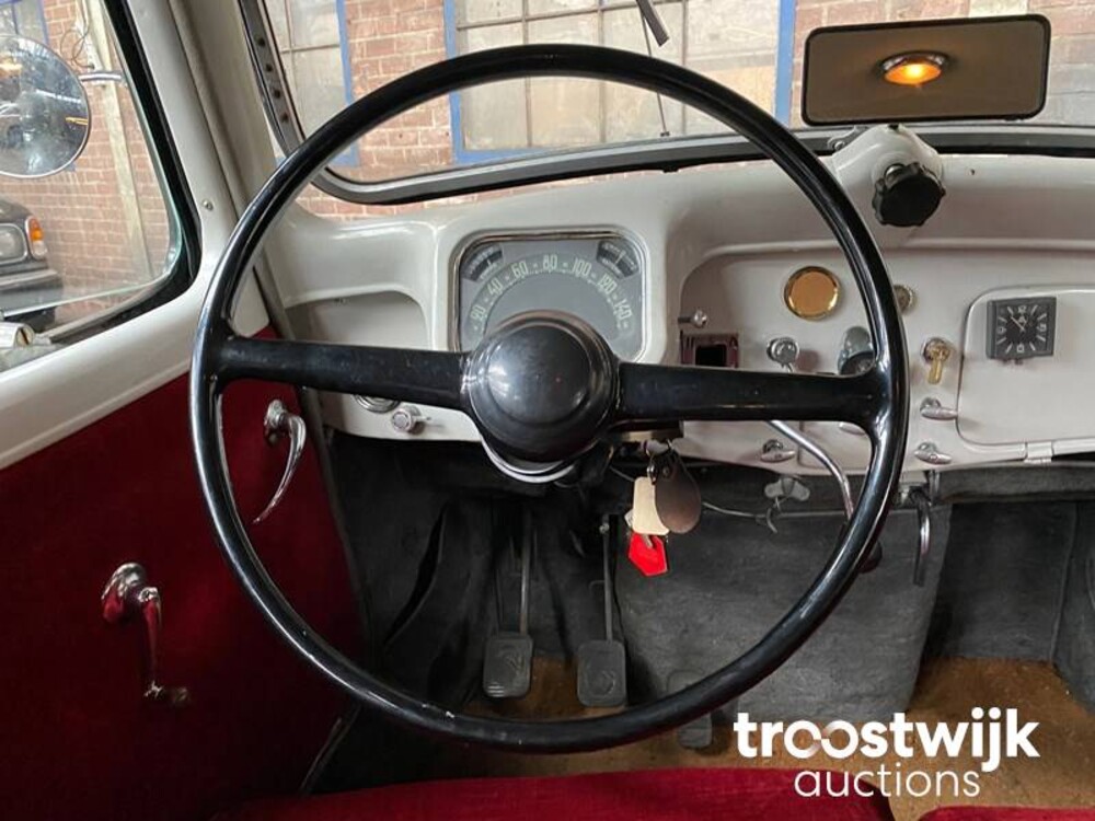 Citroen Traction Avant 11B 55pk 1956