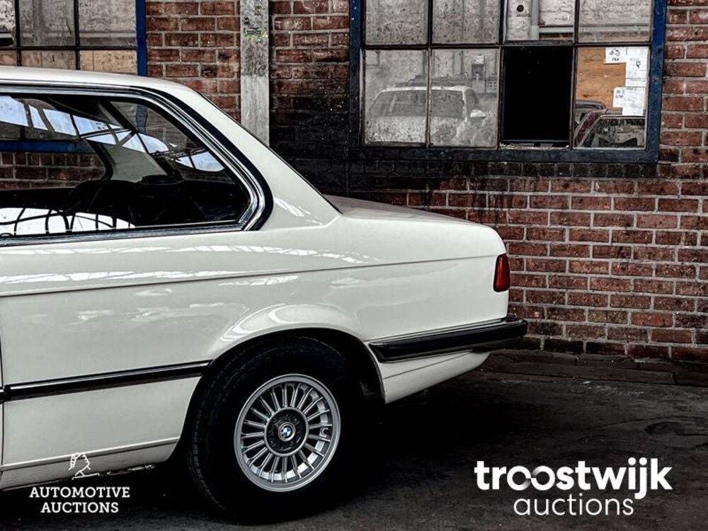 BMW 318 E21  98pk 1977, 80-YA-62