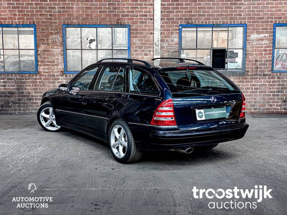 Mercedes-Benz Combi 200 K. Classic 163pk 2004, ZT-830-L