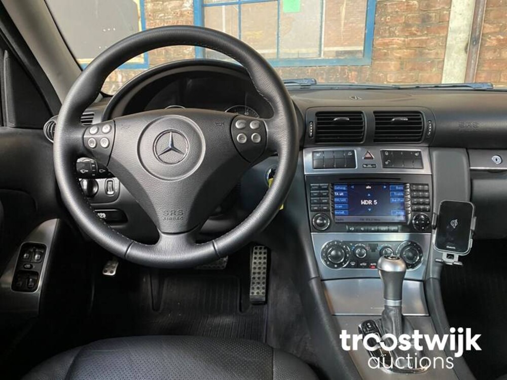 Mercedes-Benz Combi 200 K. Classic 163pk 2004, ZT-830-L