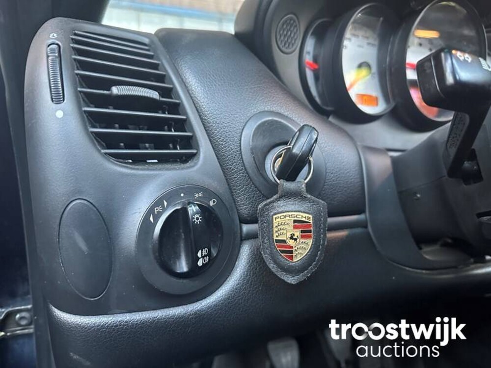 Porsche 911 996 Carrera 4 cabrio 3.6 320pk 2003 -Youngtimer-
