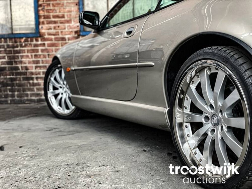 Jaguar XK8 4.0 V8 Convertible 284pk 1997, 95-SR-DX