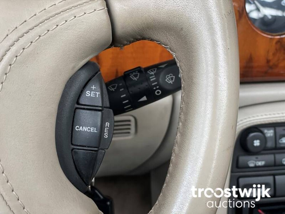 Jaguar XK8 4.0 V8 Convertible 284pk 1997, 95-SR-DX