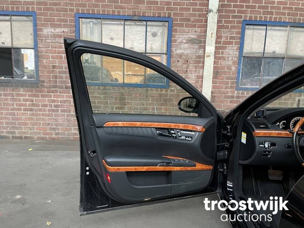 Mercedes-Benz S600 Lang 5.5 V12 517pk 2007 -Youngtimer-