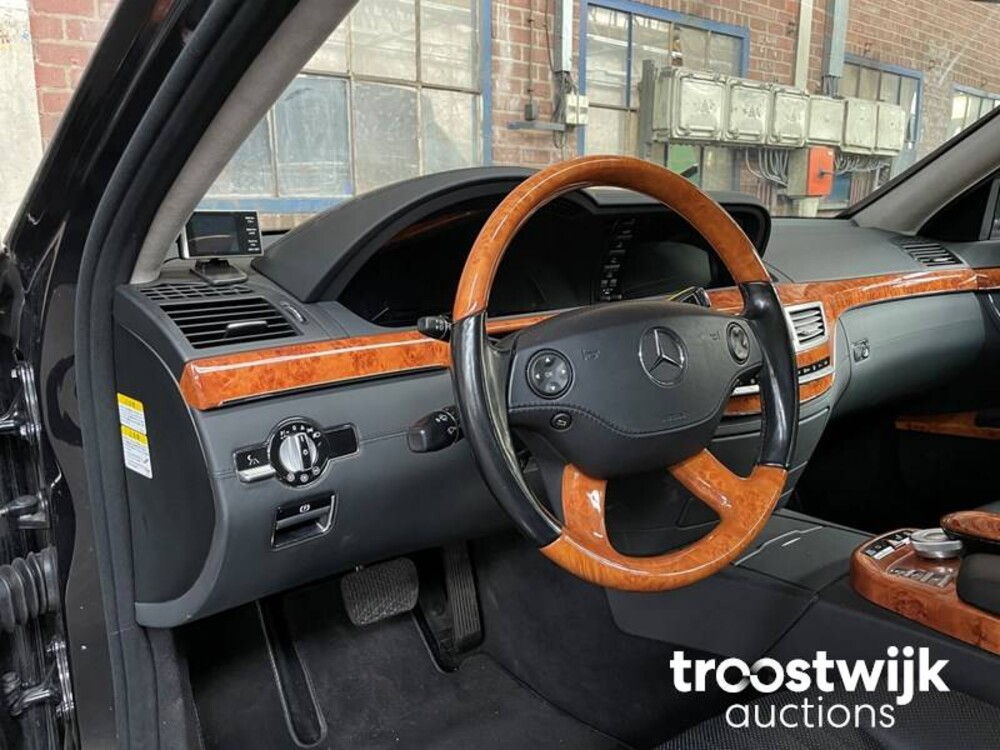 Mercedes-Benz S600 Lang 5.5 V12 517pk 2007 -Youngtimer-