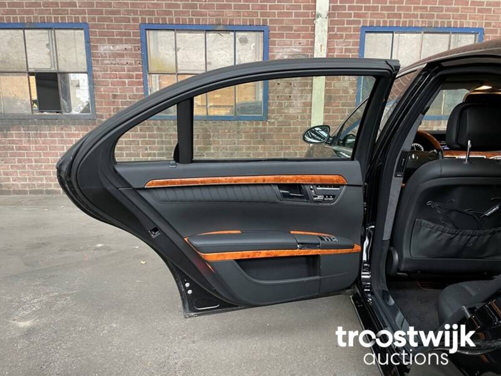 Mercedes-Benz S600 Lang 5.5 V12 517pk 2007 -Youngtimer-