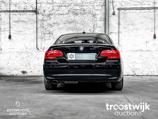 BMW 320i Coupe Business Line Sport 163pk 2011 3-serie, S-804-SB