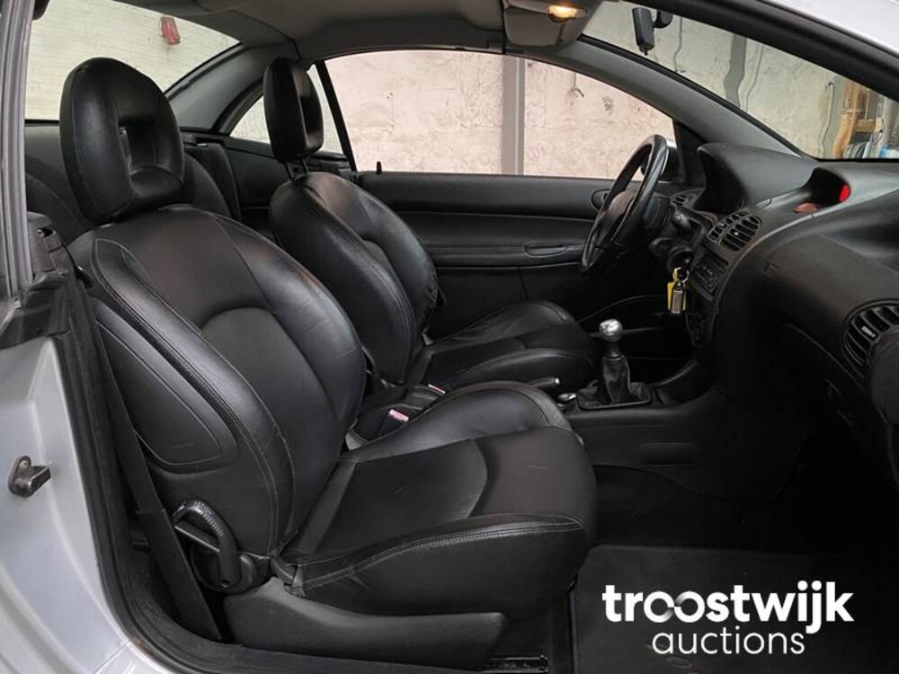 Peugeot 206 CC 1.6-16V 109pk 2002 -Orig. NL-, 83-JK-FL