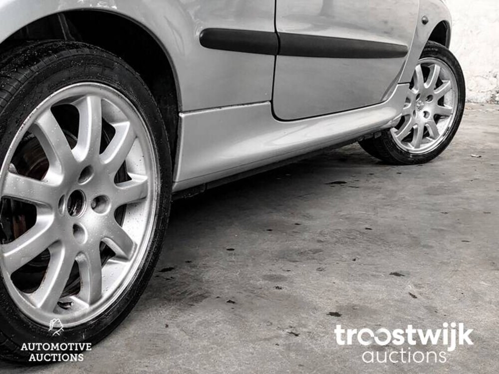 Peugeot 206 CC 1.6-16V 109pk 2002 -Orig. NL-, 83-JK-FL