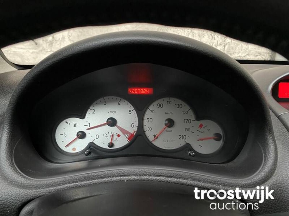 Peugeot 206 CC 1.6-16V 109pk 2002 -Orig. NL-, 83-JK-FL