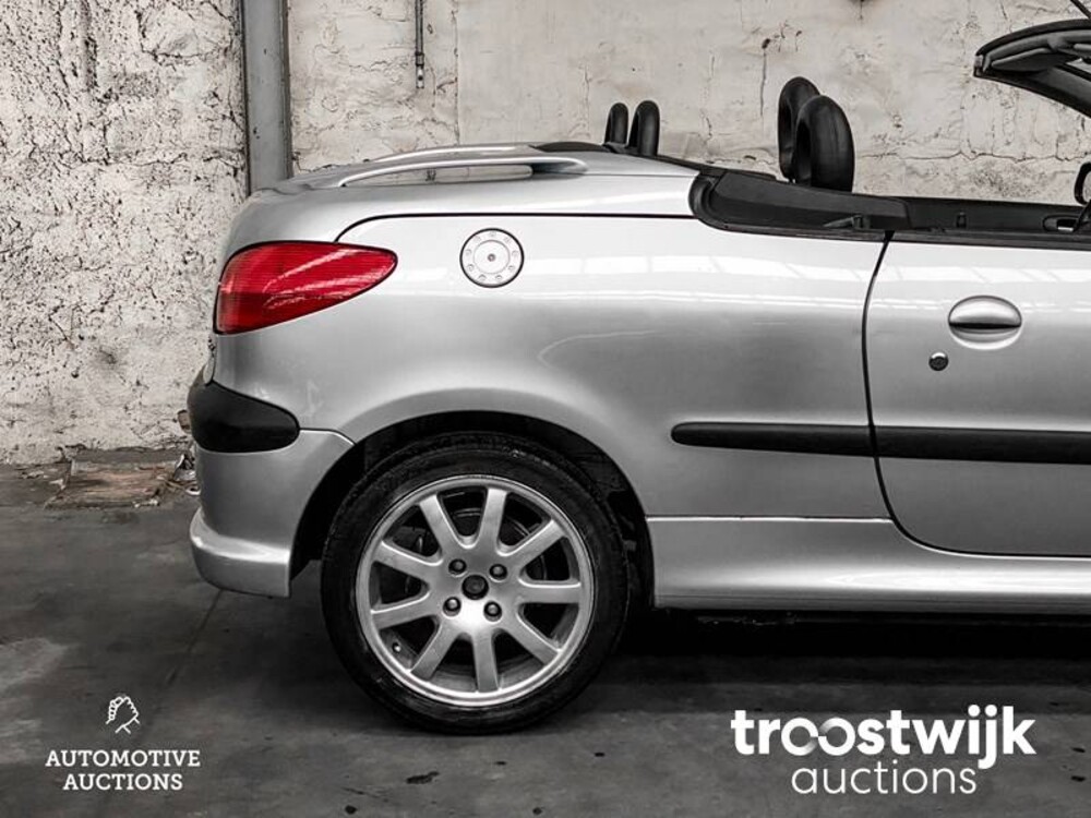 Peugeot 206 CC 1.6-16V 109pk 2002 -Orig. NL-, 83-JK-FL