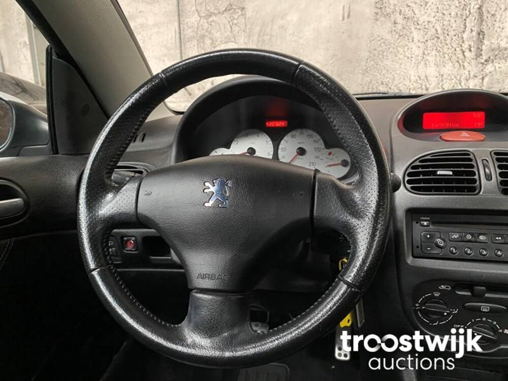 Peugeot 206 CC 1.6-16V 109pk 2002 -Orig. NL-, 83-JK-FL