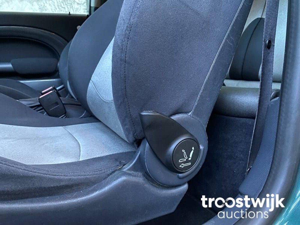 Mini Cooper S 1.6  163pk 2002, 82-JNL-1