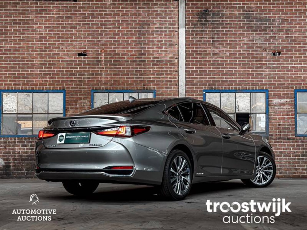 Lexus ES300 2.5 Hybrid 215pk 2020