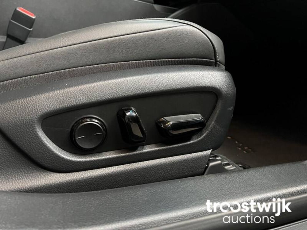 Lexus ES300 2.5 Hybrid 215pk 2020