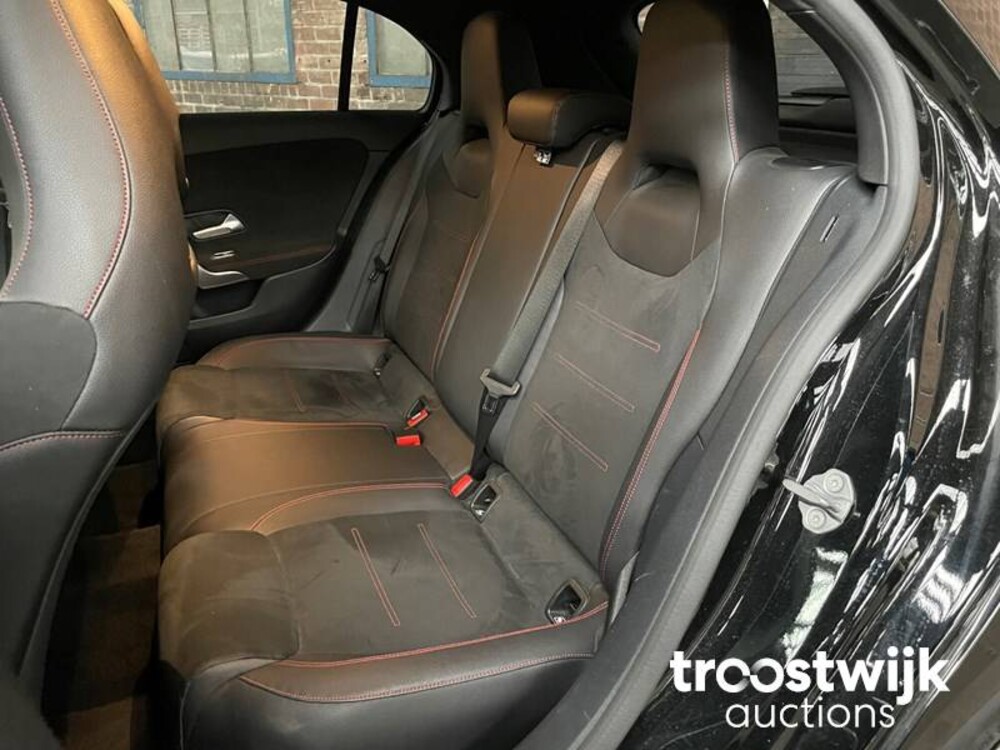 Mercedes-Benz 180d Business Solution 116pk 2018 A-klasse, XJ-192-K