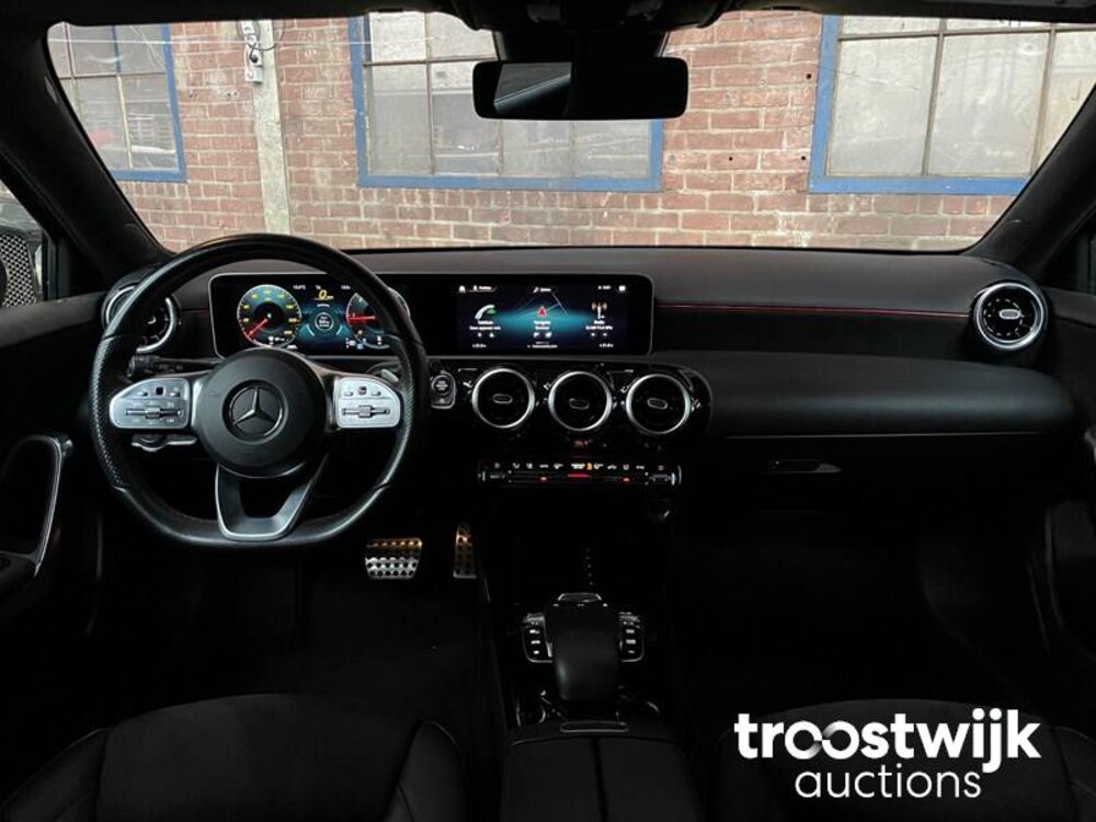 Mercedes-Benz 180d Business Solution 116pk 2018 A-klasse, XJ-192-K