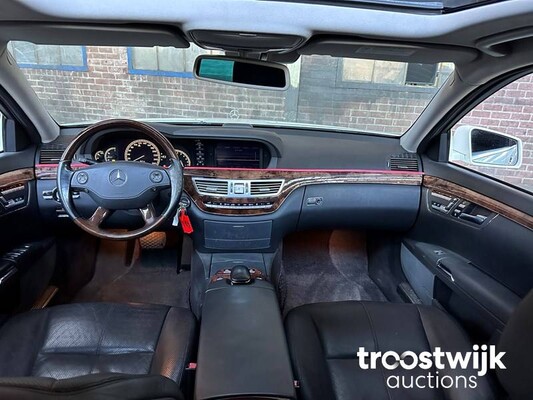 Mercedes-Benz S500L 5.5 V8 388pk 2006 -Youngtimer-