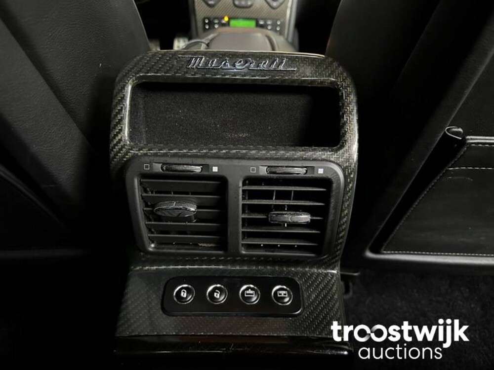 Maserati Quattroporte 4.2 V8 400pk 2007 -Youngtimer-