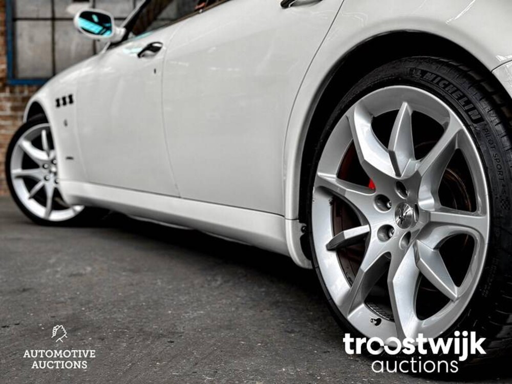 Maserati Quattroporte 4.2 V8 400pk 2007 -Youngtimer-