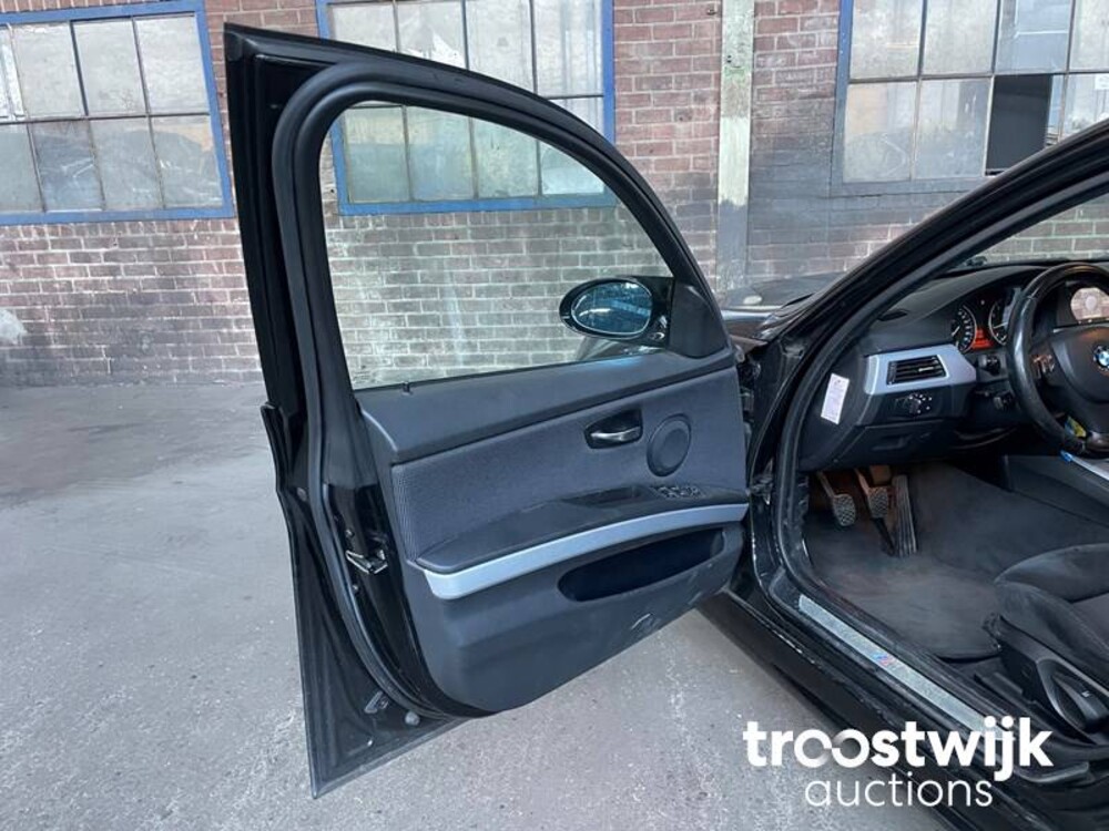 BMW 320i Touring M-Sport E91 2.0  170pk 2008 3-serie, 8-ZPV-50