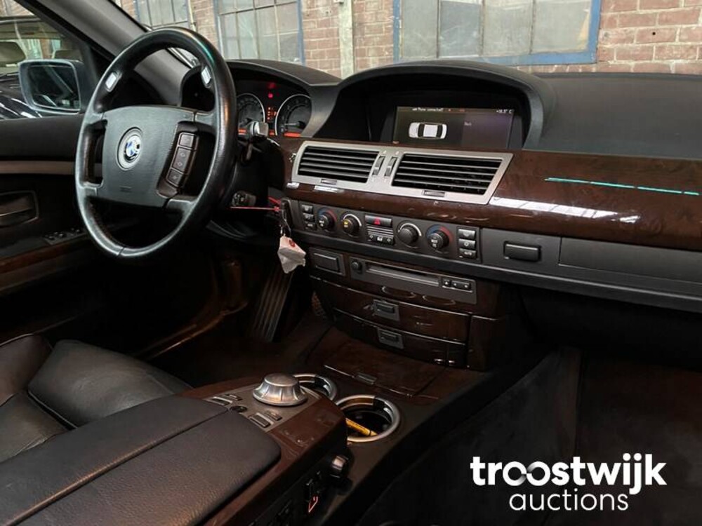 BMW 745i Executive E65 4.4 V8  2004 333pk -Youngtimer-