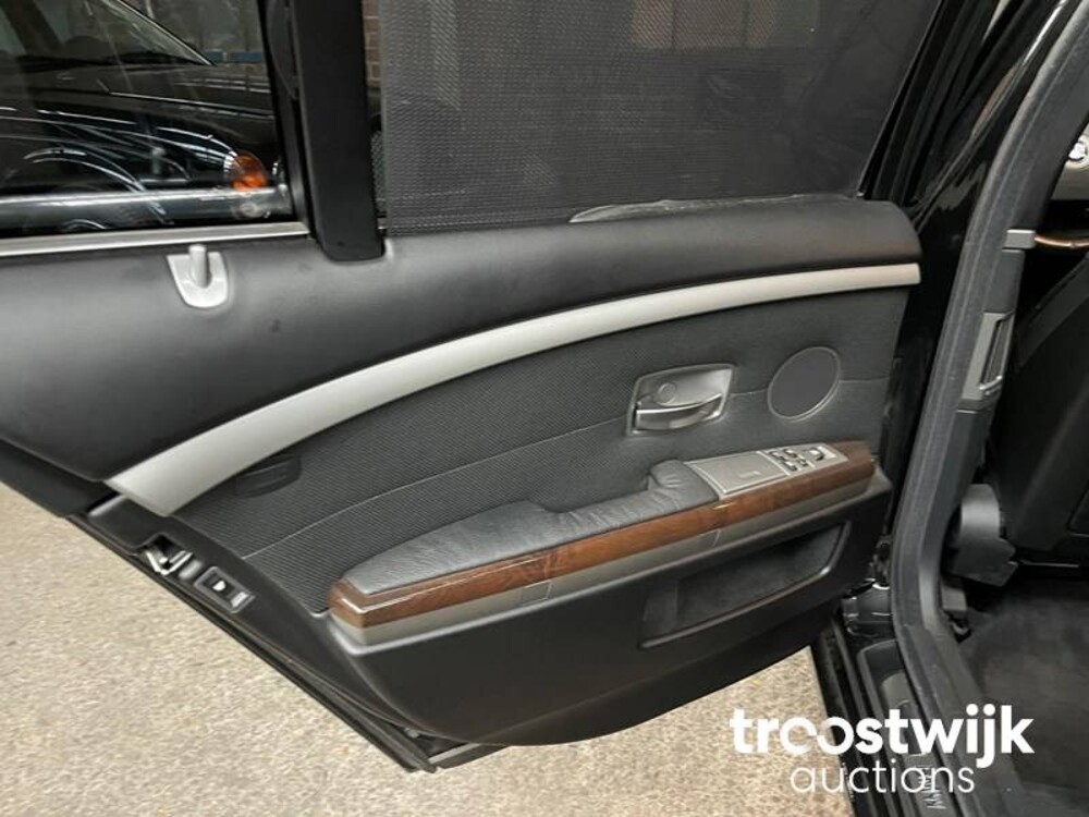 BMW 745i Executive E65 4.4 V8  2004 333pk -Youngtimer-