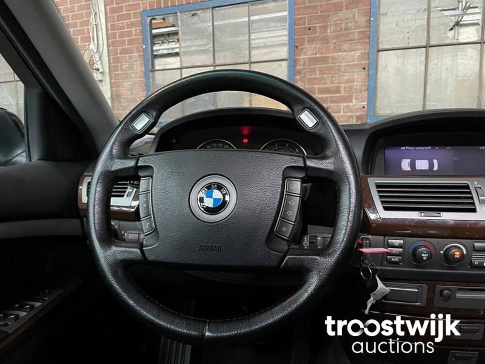BMW 745i Executive E65 4.4 V8  2004 333pk -Youngtimer-