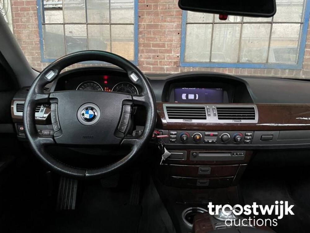 BMW 745i Executive E65 4.4 V8  2004 333pk -Youngtimer-