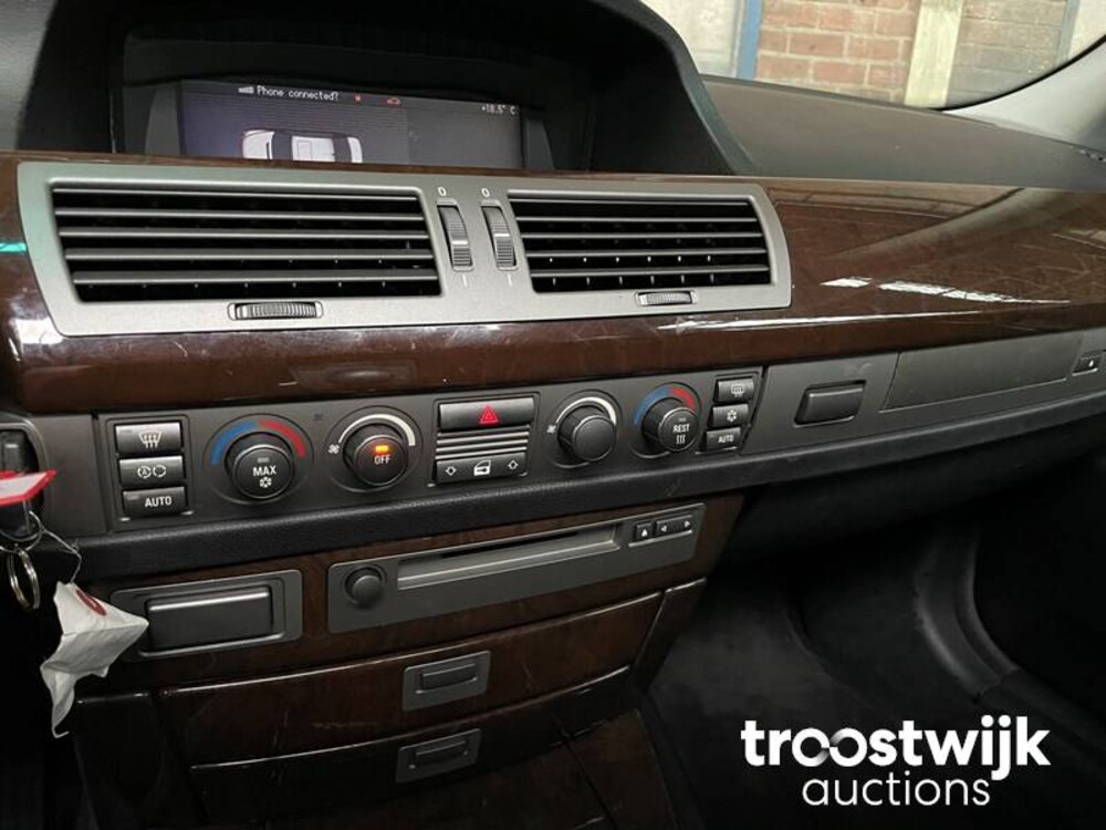 BMW 745i Executive E65 4.4 V8  2004 333pk -Youngtimer-