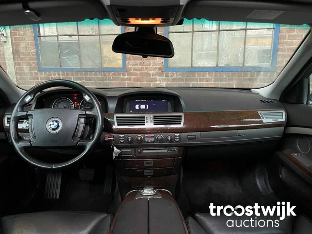 BMW 745i Executive E65 4.4 V8  2004 333pk -Youngtimer-