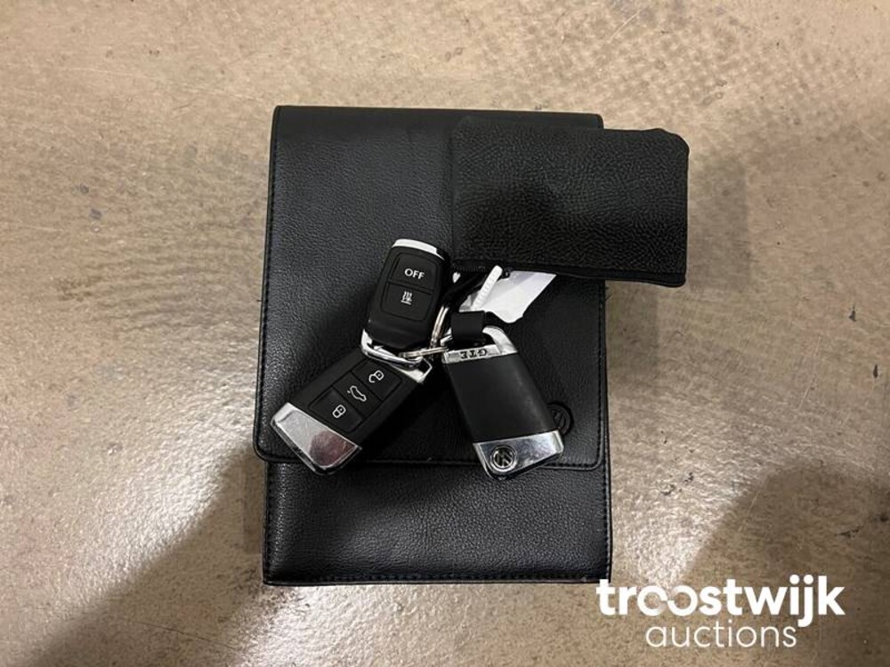 Volkswagen Passat Variant GTE 1.4 TSI Highline 218 PS 2016, XG-966-V