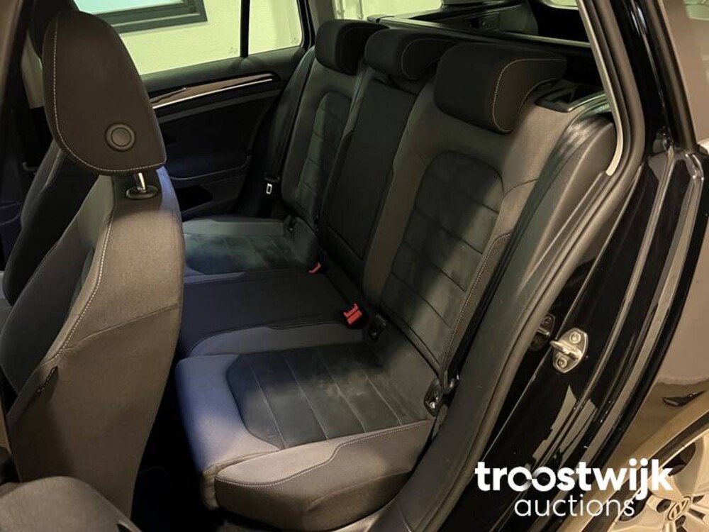 Volkswagen Golf Variant 1.4 TSI Highline Business R 150hp 2018, SP-298-B