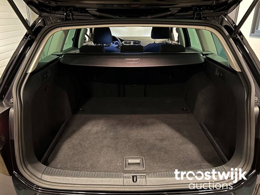 Volkswagen Golf Variant 1.4 TSI Highline Business R 150hp 2018, SP-298-B