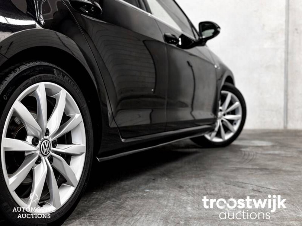 Volkswagen Golf Variant 1.4 TSI Highline Business R 150hp 2018, SP-298-B