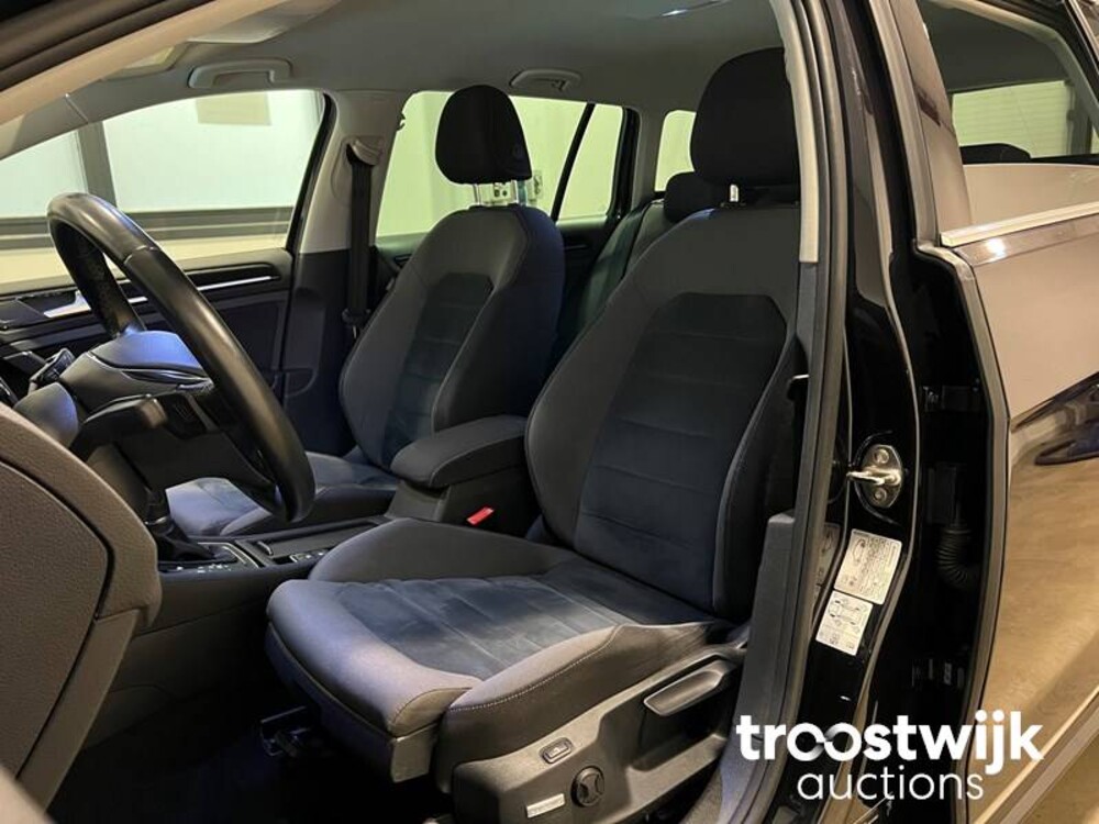 Volkswagen Golf Variant 1.4 TSI Highline Business R 150hp 2018, SP-298-B