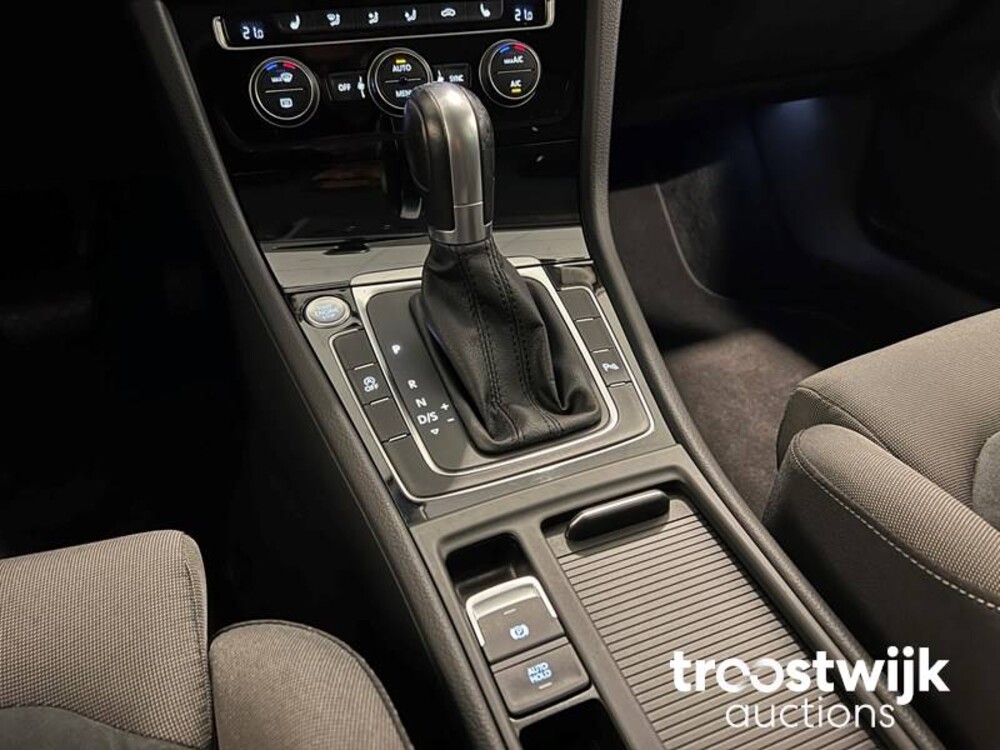 Volkswagen Golf Variant 1.4 TSI Highline Business R 150hp 2018, SP-298-B