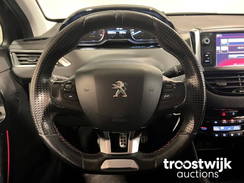 Peugeot 208 GT-line 1.2 PureTech 110PS 2016, L-188-DJ