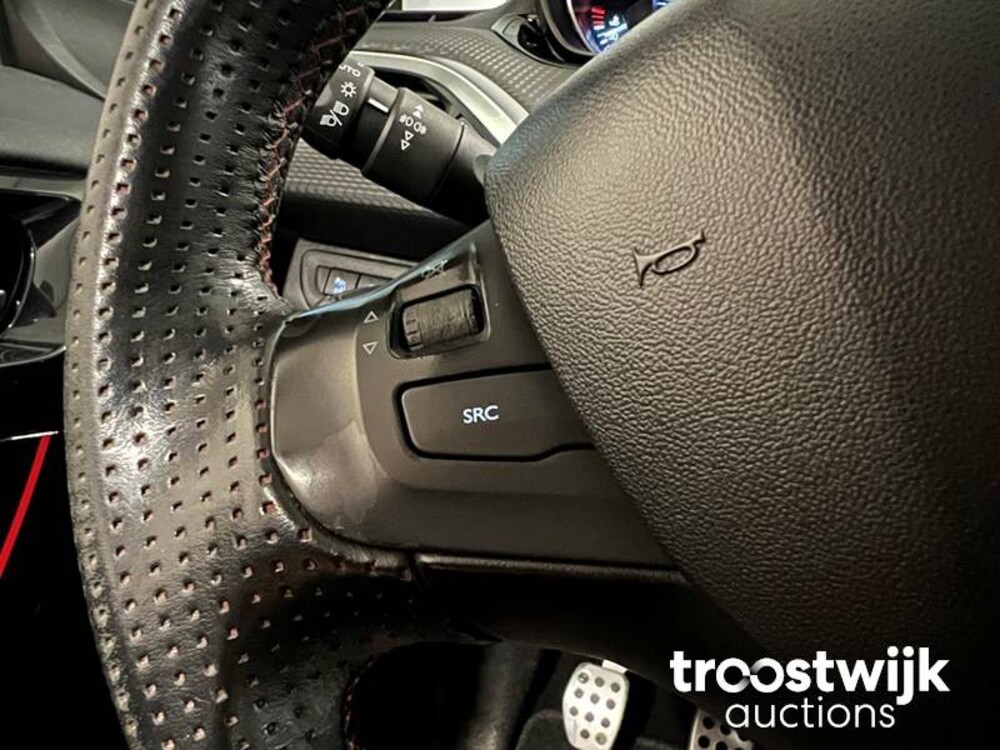 Peugeot 208 GT-line 1.2 PureTech 110PS 2016, L-188-DJ