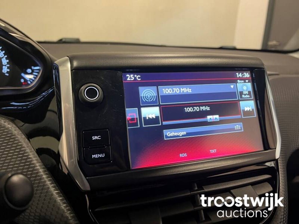 Peugeot 208 GT-line 1.2 PureTech 110PS 2016, L-188-DJ