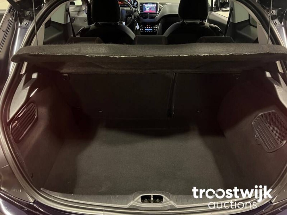 Peugeot 208 GT-line 1.2 PureTech 110PS 2016, L-188-DJ