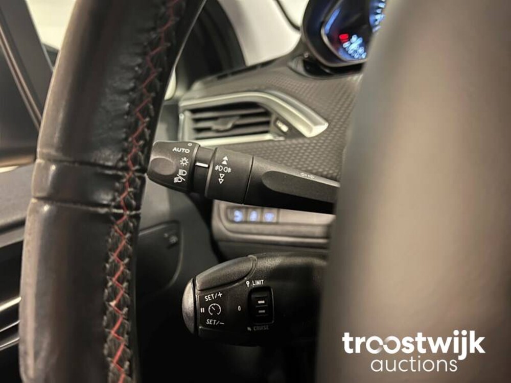 Peugeot 208 GT-line 1.2 PureTech 110PS 2016, L-188-DJ