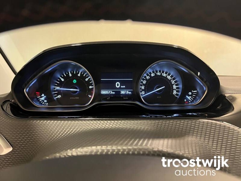 Peugeot 208 GT-line 1.2 PureTech 110PS 2016, L-188-DJ