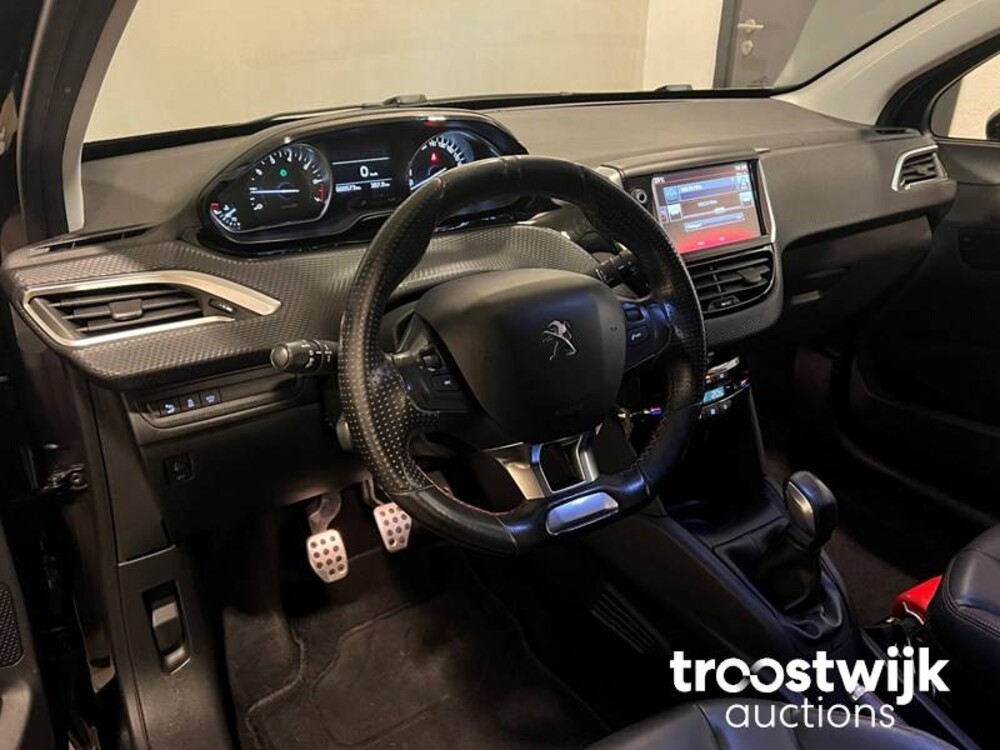 Peugeot 208 GT-line 1.2 PureTech 110PS 2016, L-188-DJ