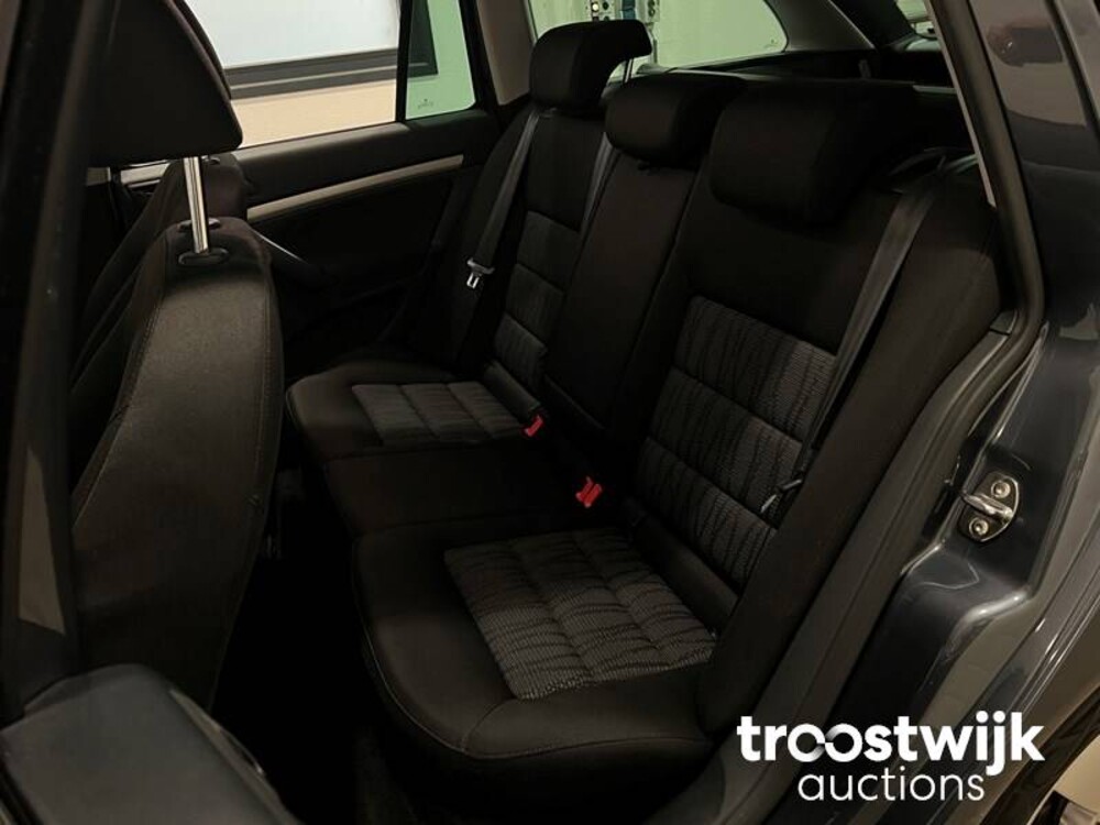 Skoda Octavia Combi 1.8 TSI Elegance 160PS 2012, 64-SXX-5