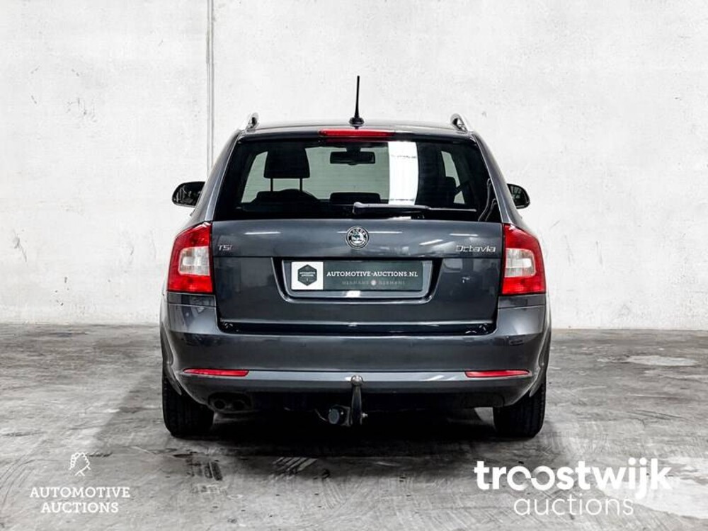 Skoda Octavia Combi 1.8 TSI Elegance 160PS 2012, 64-SXX-5