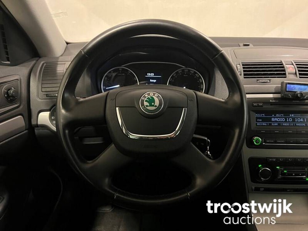 Skoda Octavia Combi 1.8 TSI Elegance 160PS 2012, 64-SXX-5