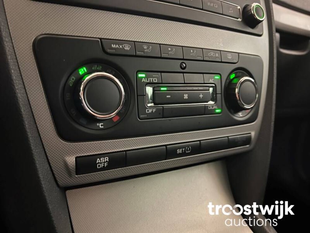 Skoda Octavia Combi 1.8 TSI Elegance 160PS 2012, 64-SXX-5